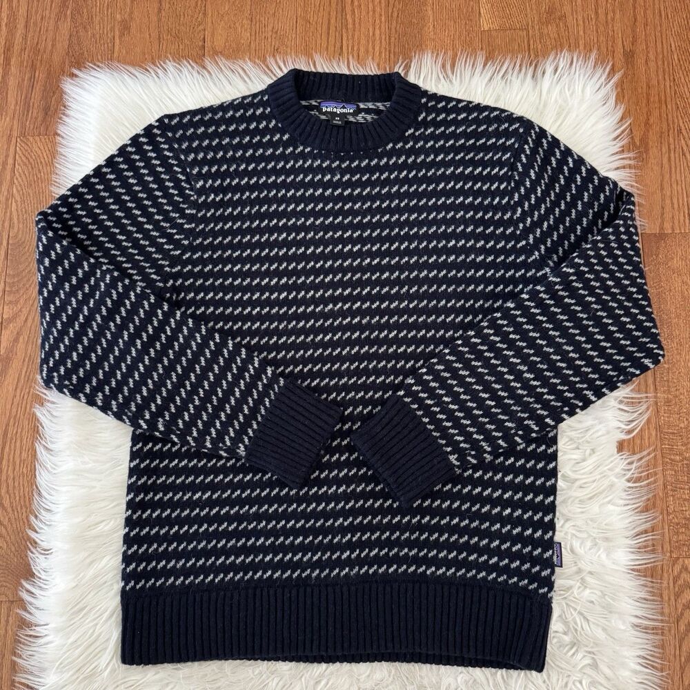 Patagonia Recycled Wool Sweater Men’s XS Navy Blue Birdseye Graphic Crewneck